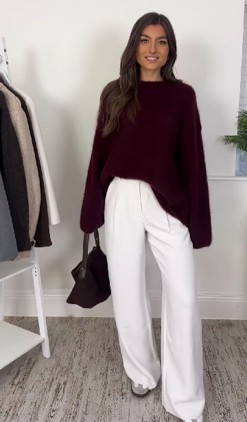 Бургунди в тренде: блогерша показала, как стилизовать свитер самого модного оттенка (видео)